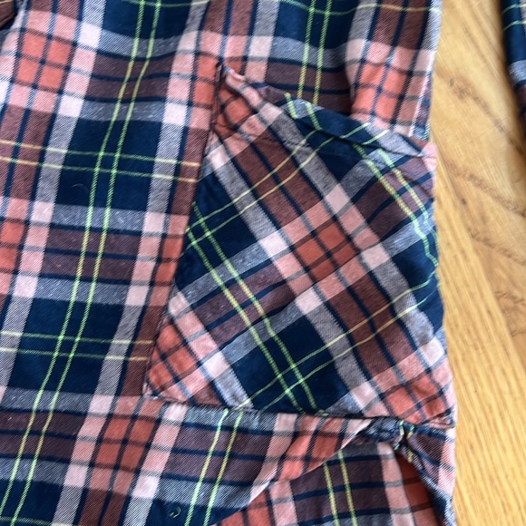 KAVU Pull-Over Lightweight Plaid Shirt, Size Medium - Picture 4 of 8